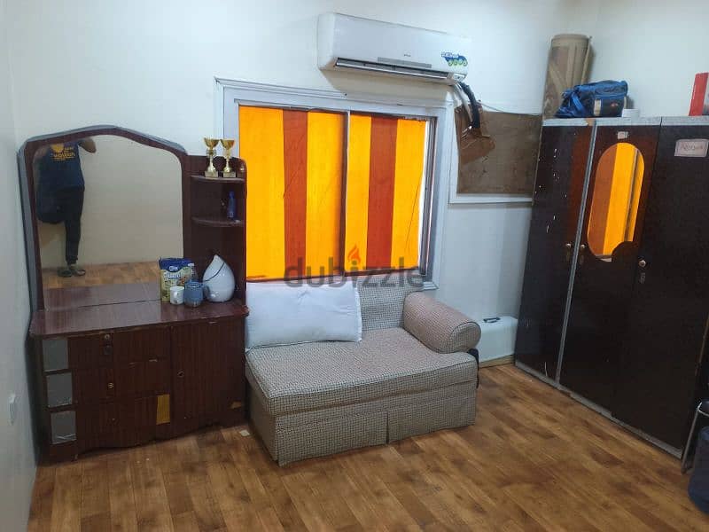 Room & Bed Space Available for Girls Only   Looking 1