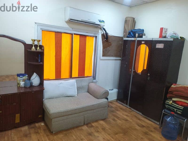 Room & Bed Space Available for Girls Only   Looking 3