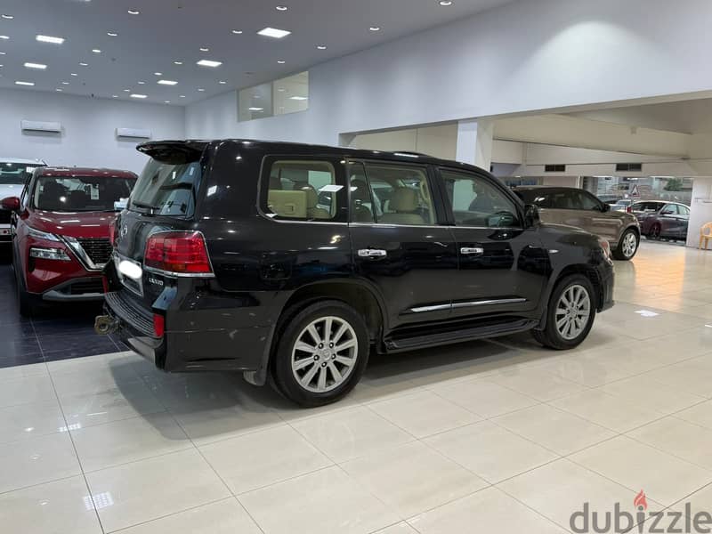 Lexus LX-Series 2010 7