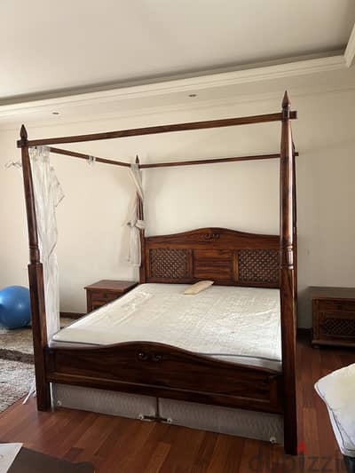سرير كنج كلاسيكي Classic King Bed