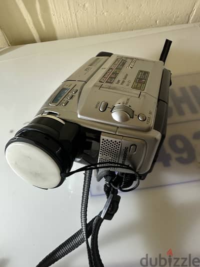 Video camera. . battery not working and no charger