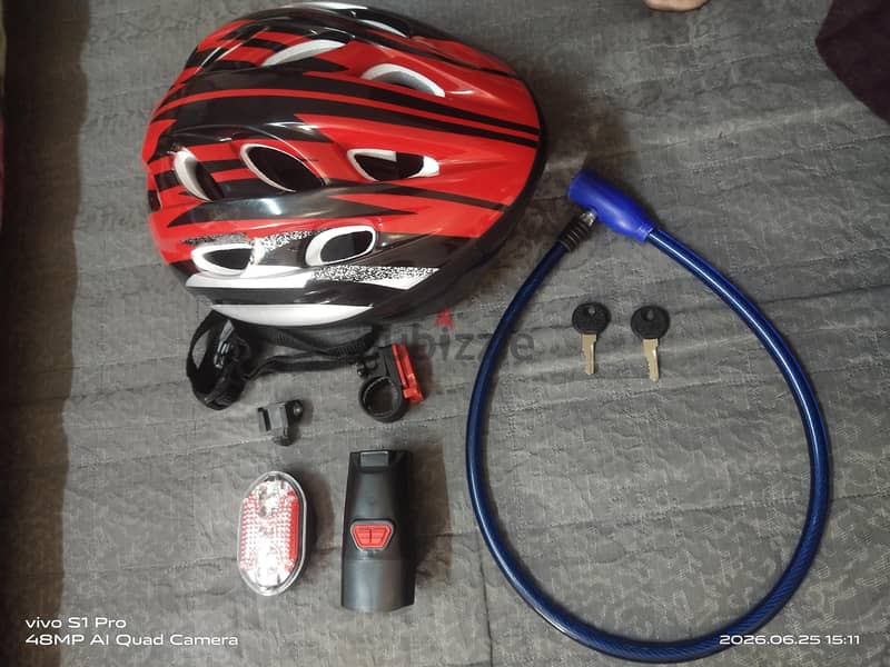 Helmet with all things 5