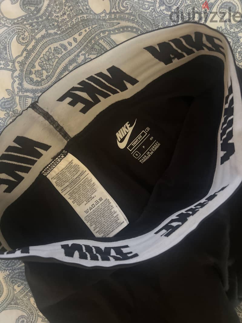 Nike Small tight fit leggings 3