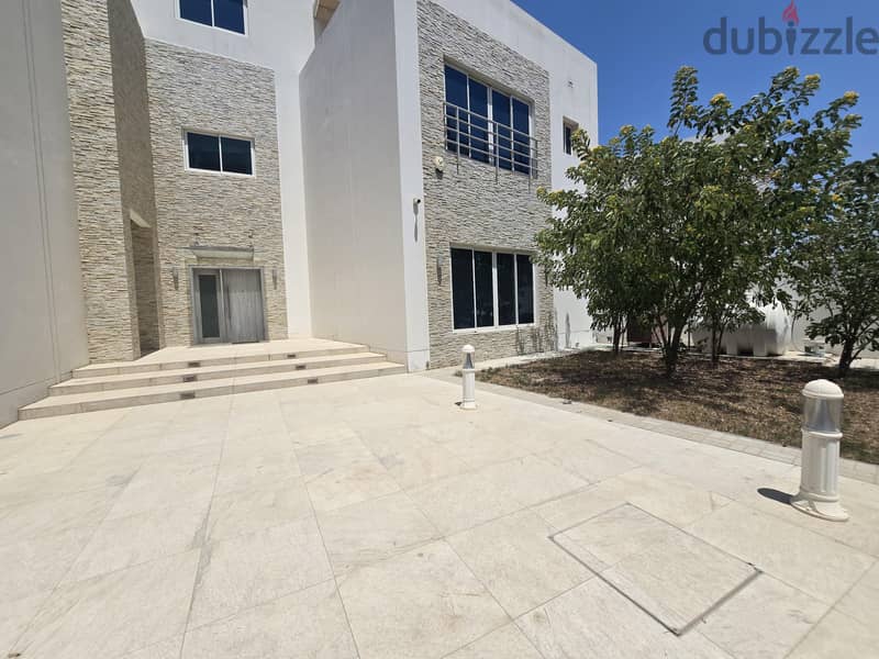 Stand alone Villa 4 + maid room + driver room with private beach acces 2