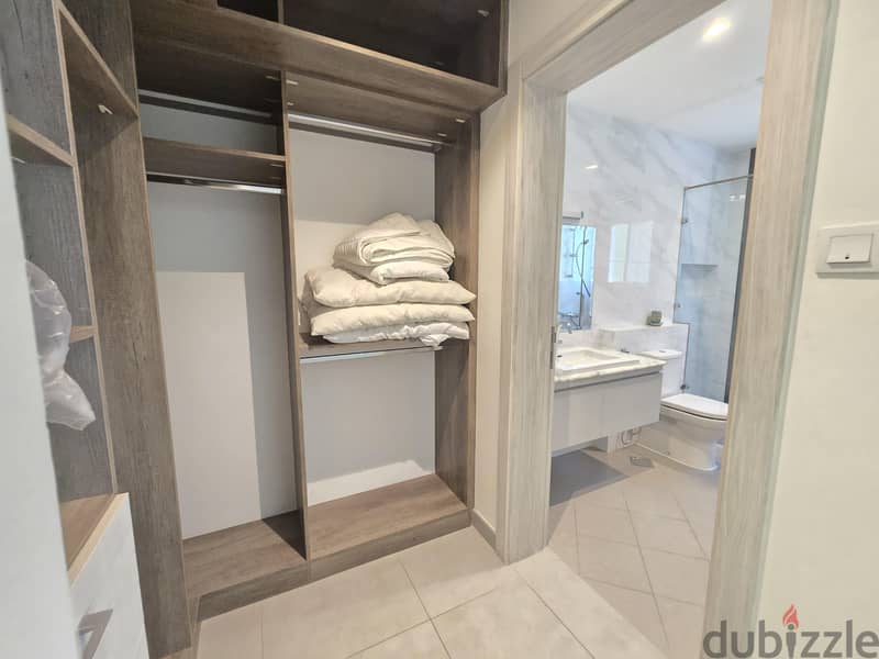 Stand alone Villa 4 + maid room + driver room with private beach acces 16
