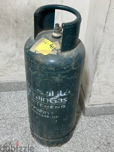 Bahrain gas cylinder medium size  (call-36822863)