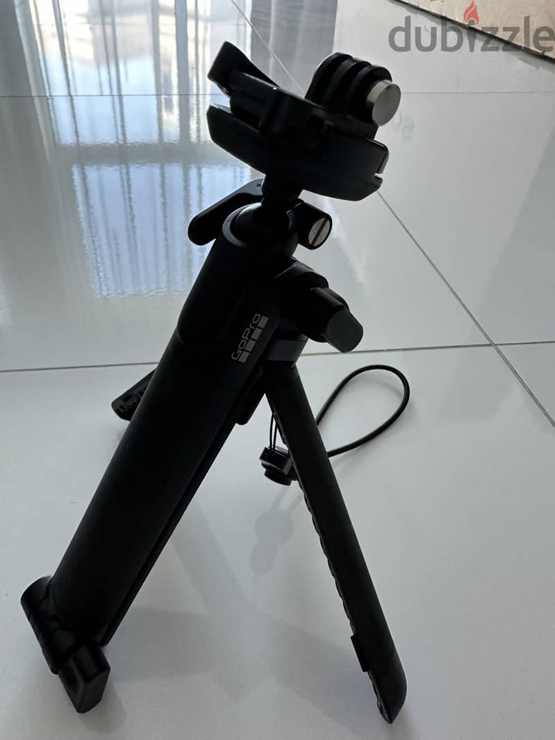 GoPro Tripod and some accessories for Hero 9 Black 5