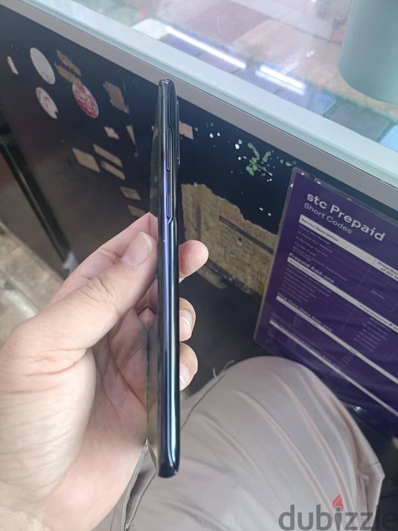 Samsung S20 Plus 5G. 12+8GB RAM. 128GB STORAGE. 4