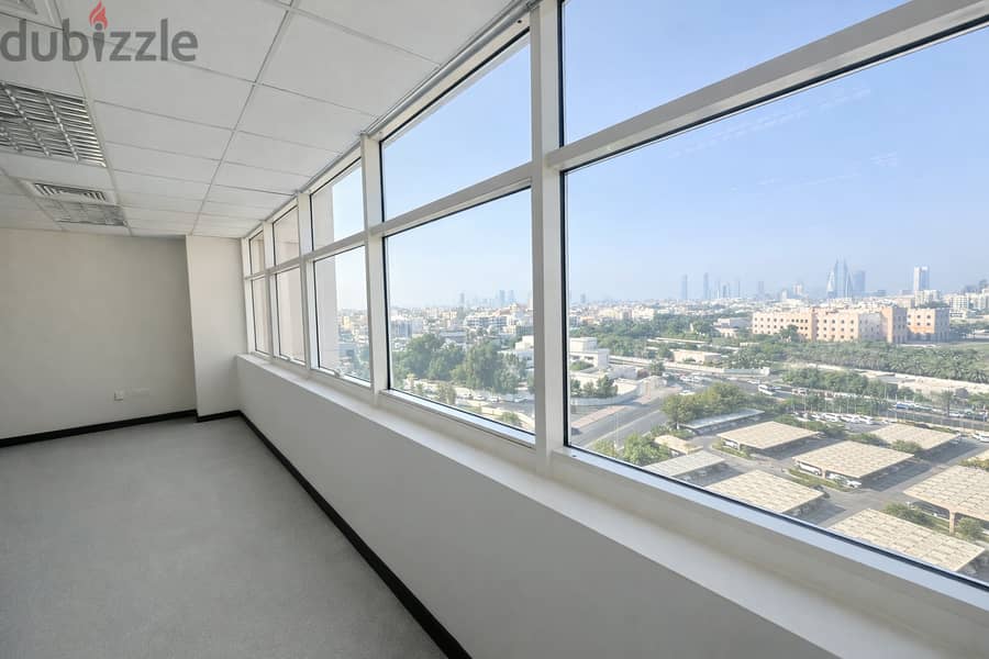 Spacious Office in A Prestigious Location with an Amazing View! 2