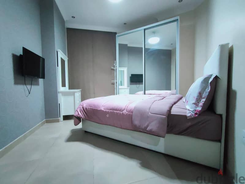 hot deal luxury free hold 2 bed 2 bath Prime location 6