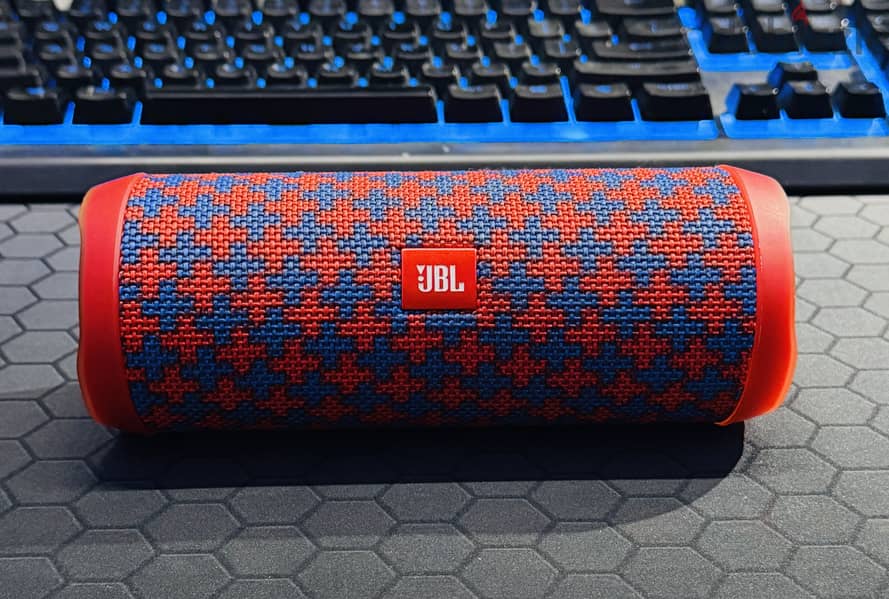 JBL Flip 4 Portable Bluetooth Speaker Original 2