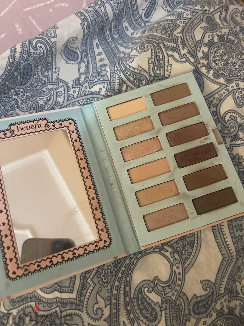 Benefit eyeshadow pallete 1