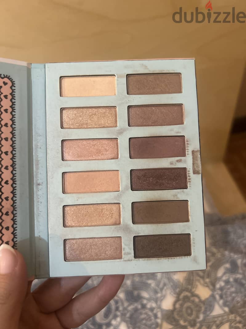 Benefit eyeshadow pallete 2