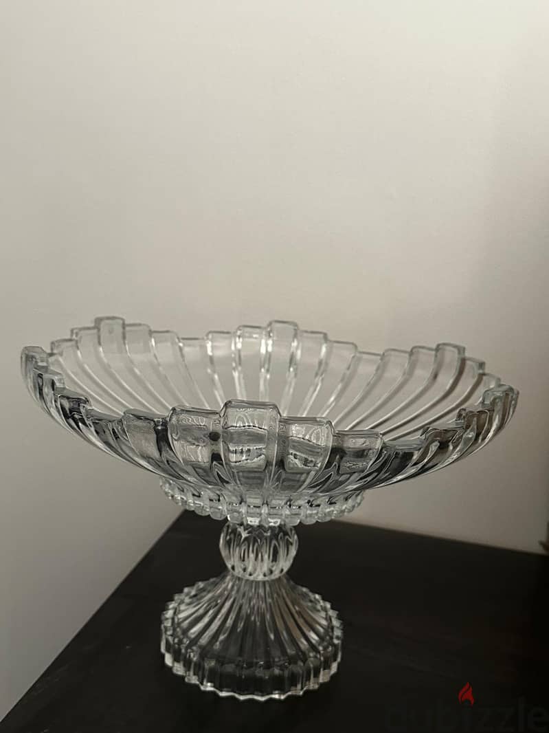 Glass serving dish from Milan. 5