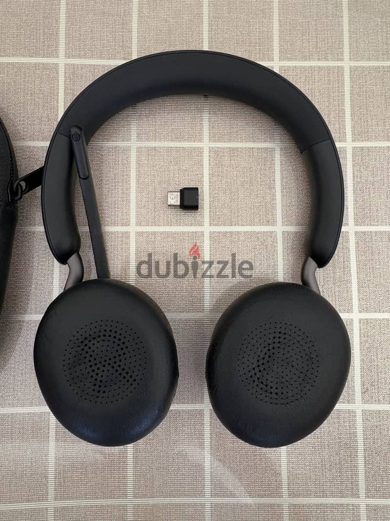 Jabra Evolve2 65 Wireless headset 2