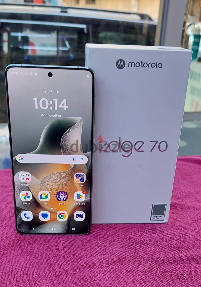 Motorola edge 70.512gb ram 12 + 12 GB 3