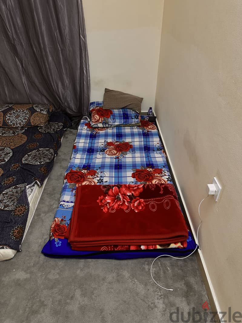 BED SPACE ON MONTHLY RENT ASIAN HALWA BLDG 1