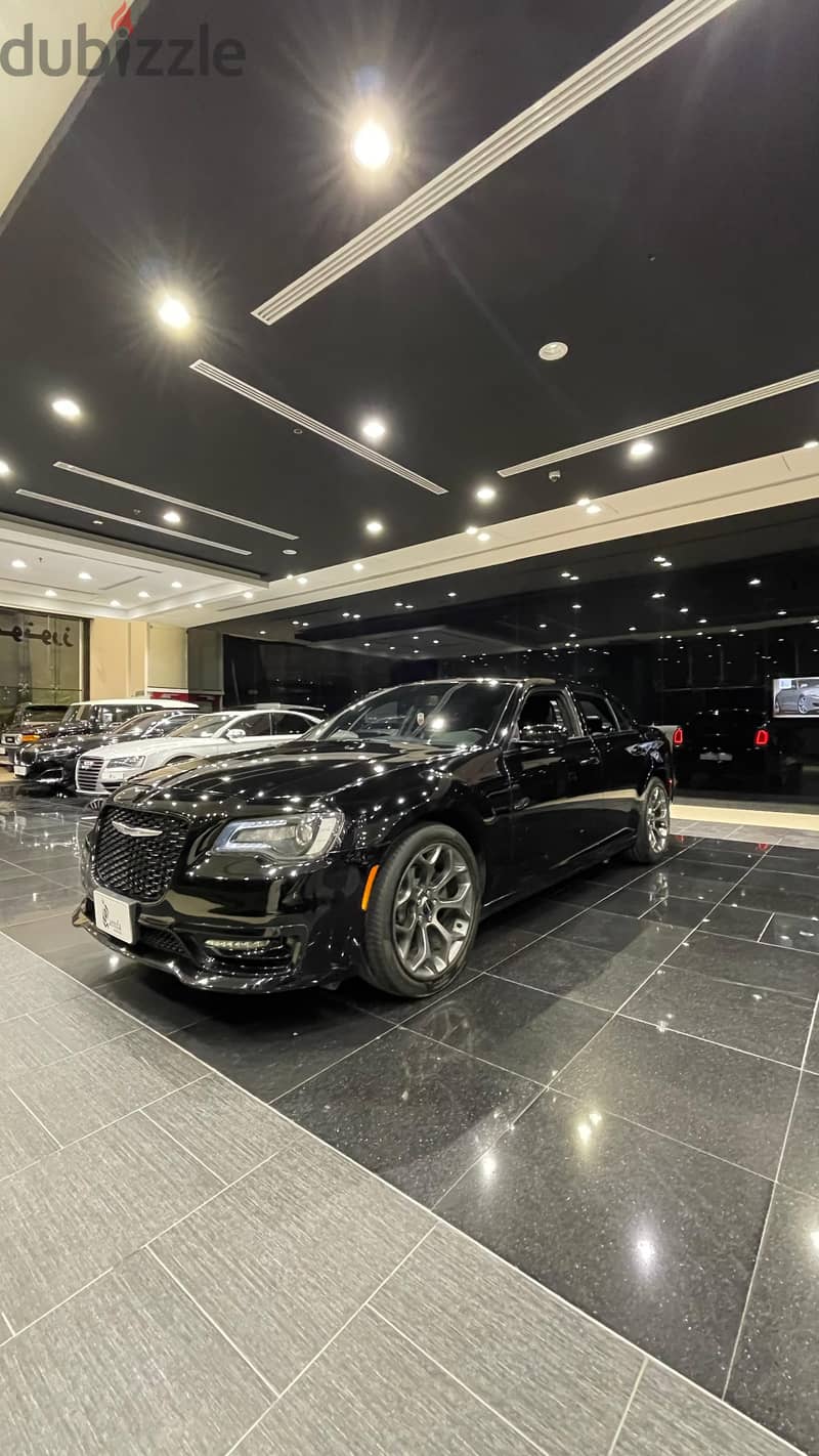 Chrysler 300s  Model 2018 1