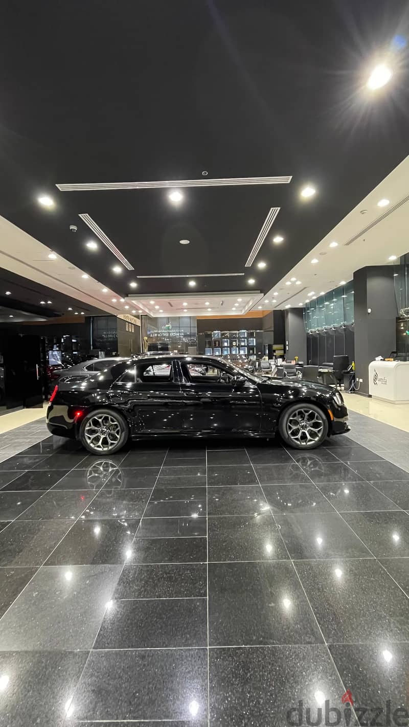 Chrysler 300s  Model 2018 3
