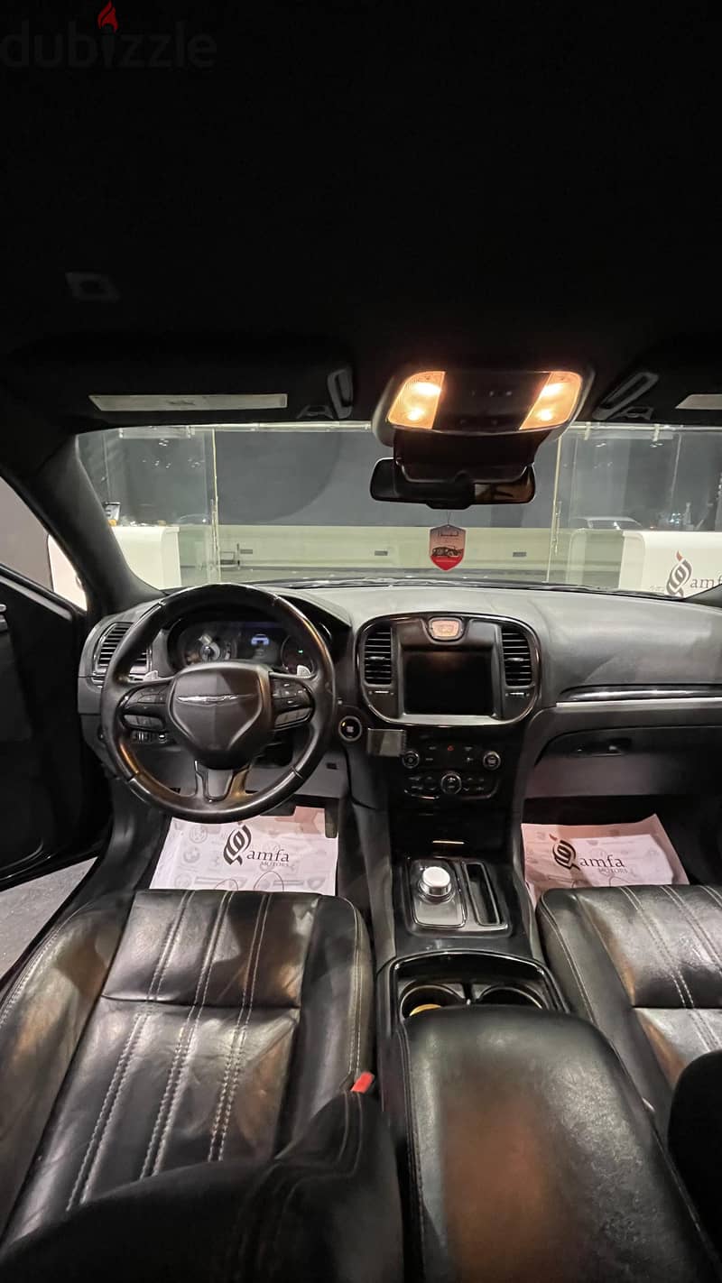 Chrysler 300s  Model 2018 8