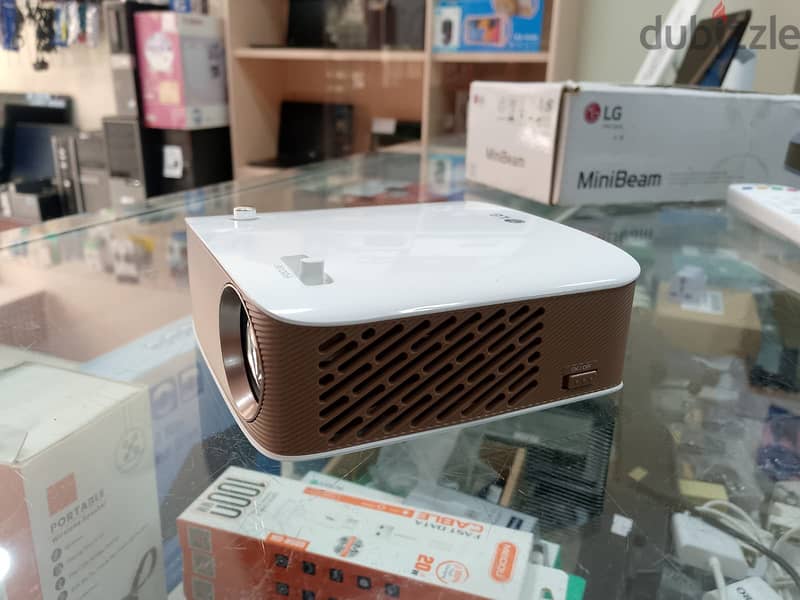 LG Smart Projector Rechargeable 100" Display Wireless Screen Sharing 3
