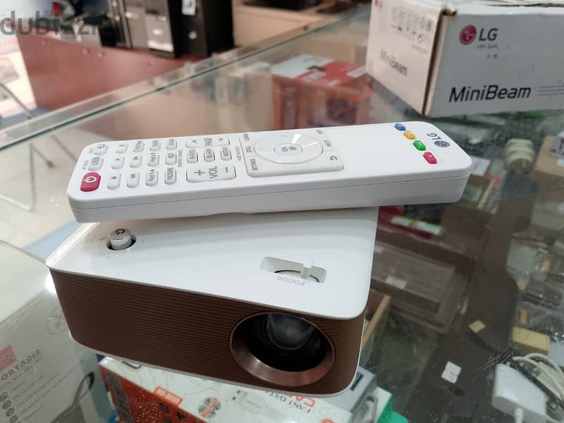 LG Smart Projector Rechargeable 100" Display Wireless Screen Sharing 7