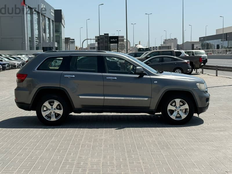 Jeep Grand Cherokee LTD 2012 Grey 3