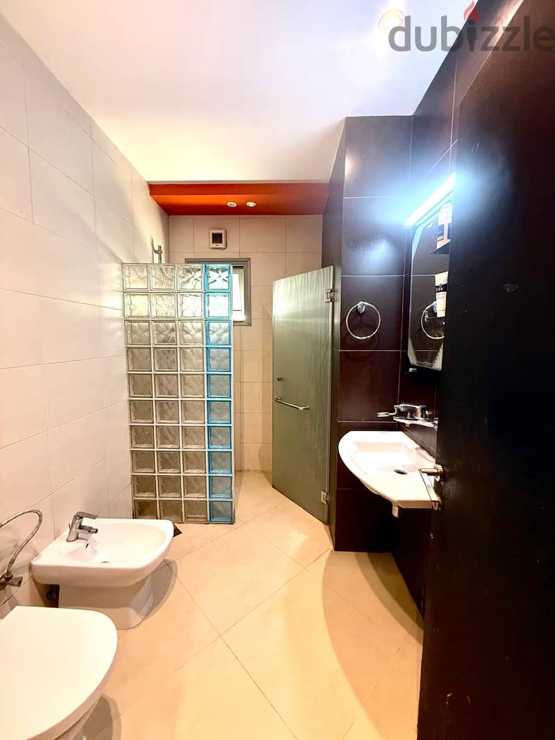 Spacious bed space with Attached Bathroom Available for Rent 2
