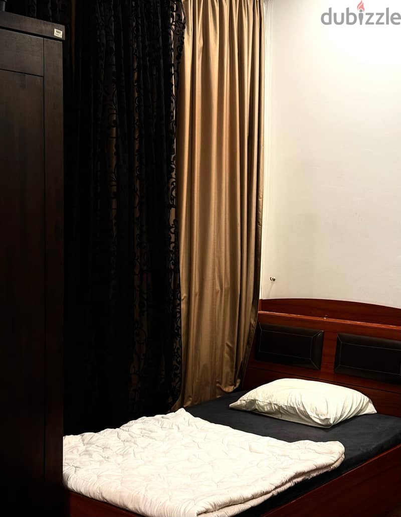 Spacious bed space with Attached Bathroom Available for Rent 5