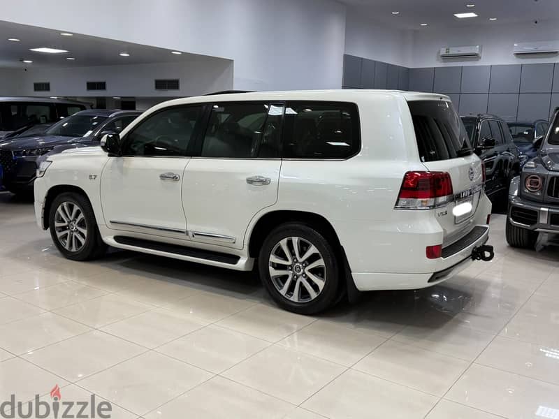 Toyota Land Cruiser VXS 2016 White 7