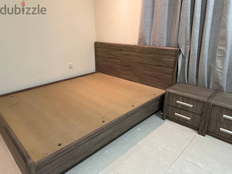 luxury mint condition bed and side table for sale 3