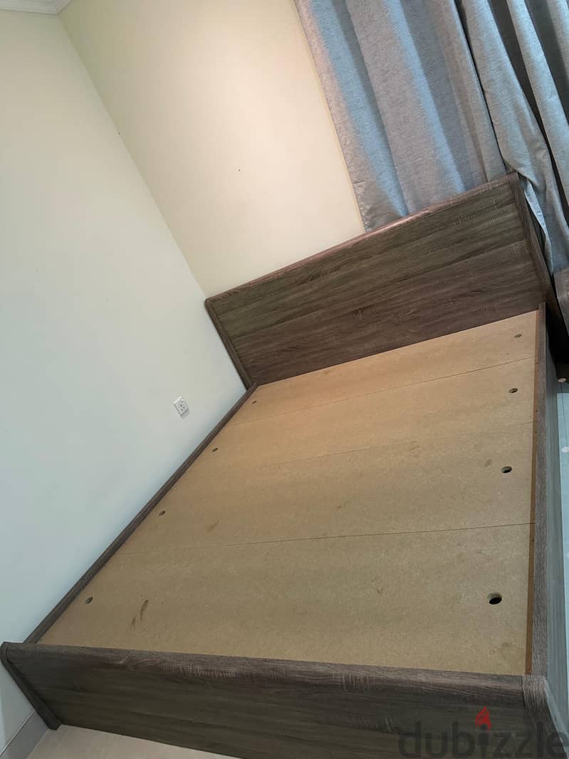 luxury mint condition bed and side table for sale 5