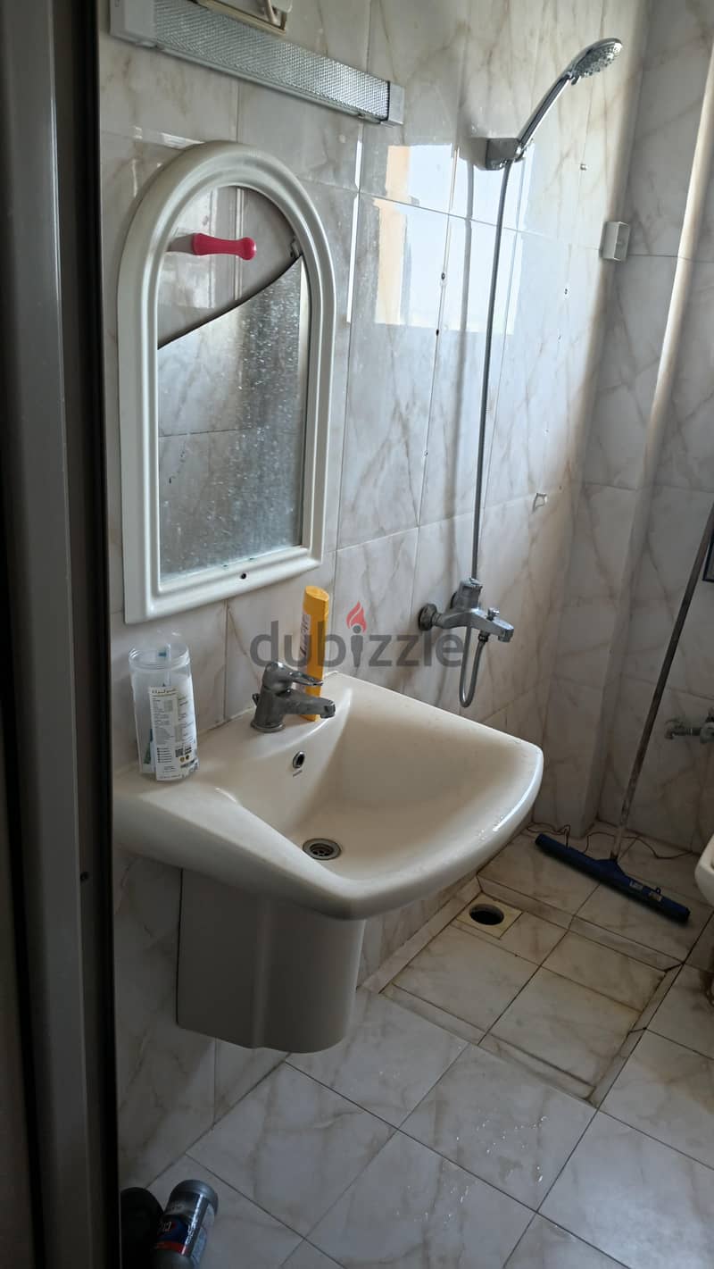 Partition for rent in Riffa bukwara Riffa. . . . 2