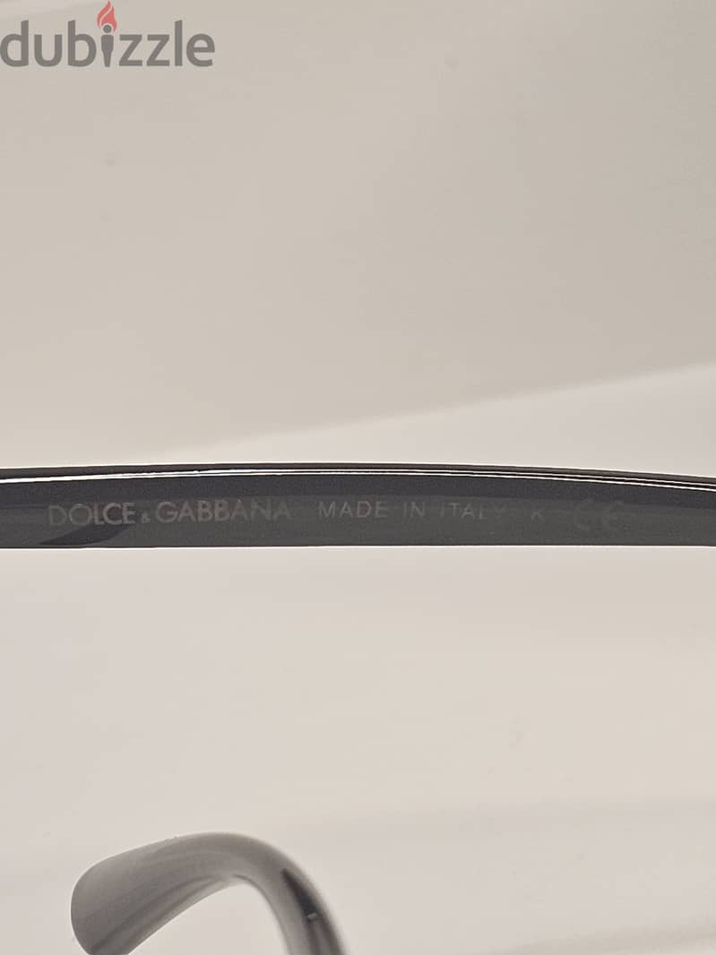 DOLICE AND GABBANA clean used 20BD 4