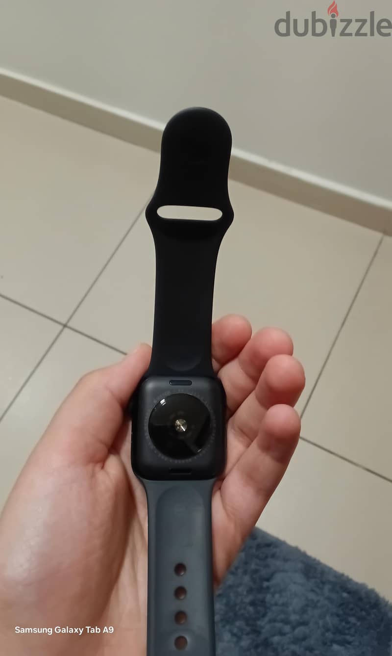 Apple Watch SE 2nd Gen (Excellent Condition, 98% Battery)warranty have 2