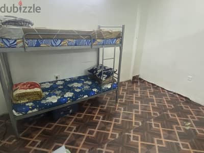 4 BED SPACE AVAILABLE NOW. From today