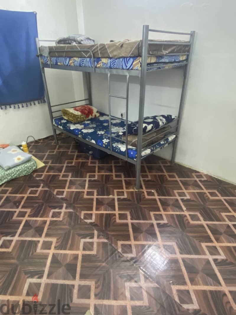 4 BED SPACE AVAILABLE NOW. From today 2
