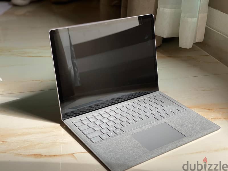 Microsoft Surface laptop Core i5 8gb 256gb 7th generation 110BD 2