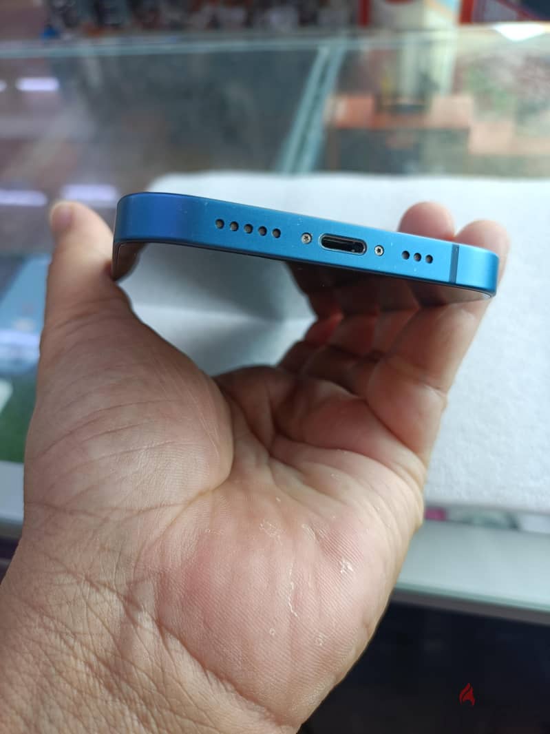 Apple - iPhone 13 4