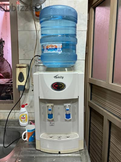 Family water dispenser hot cold
