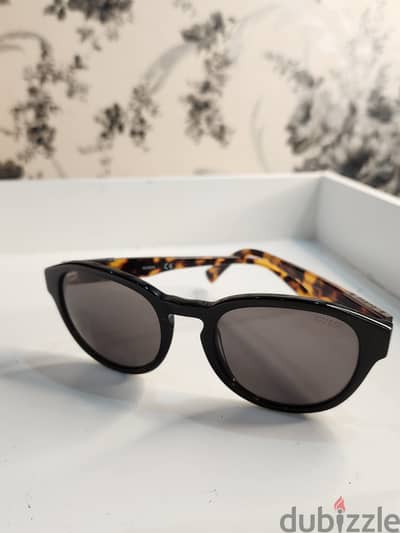Lacost sunglasses used ORG clean -20BD