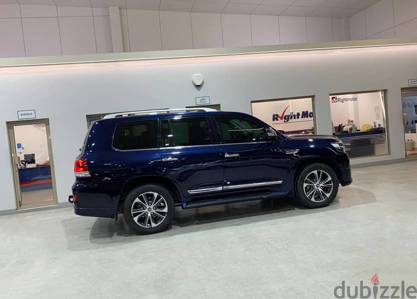 Toyota Land Cruiser 2020 GXR V8 1