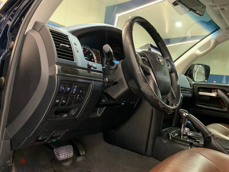 Toyota Land Cruiser 2020 GXR V8 14