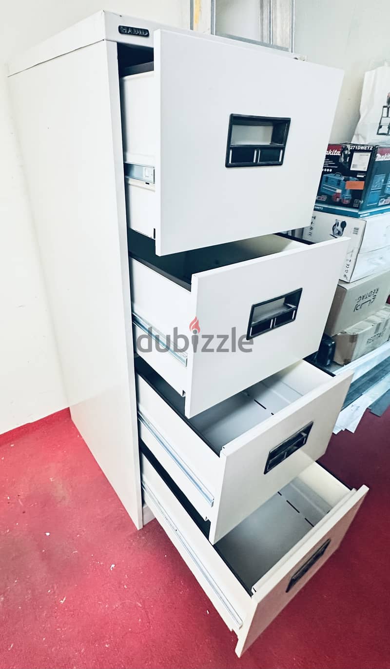 Steel drawer for sale in good condition 1