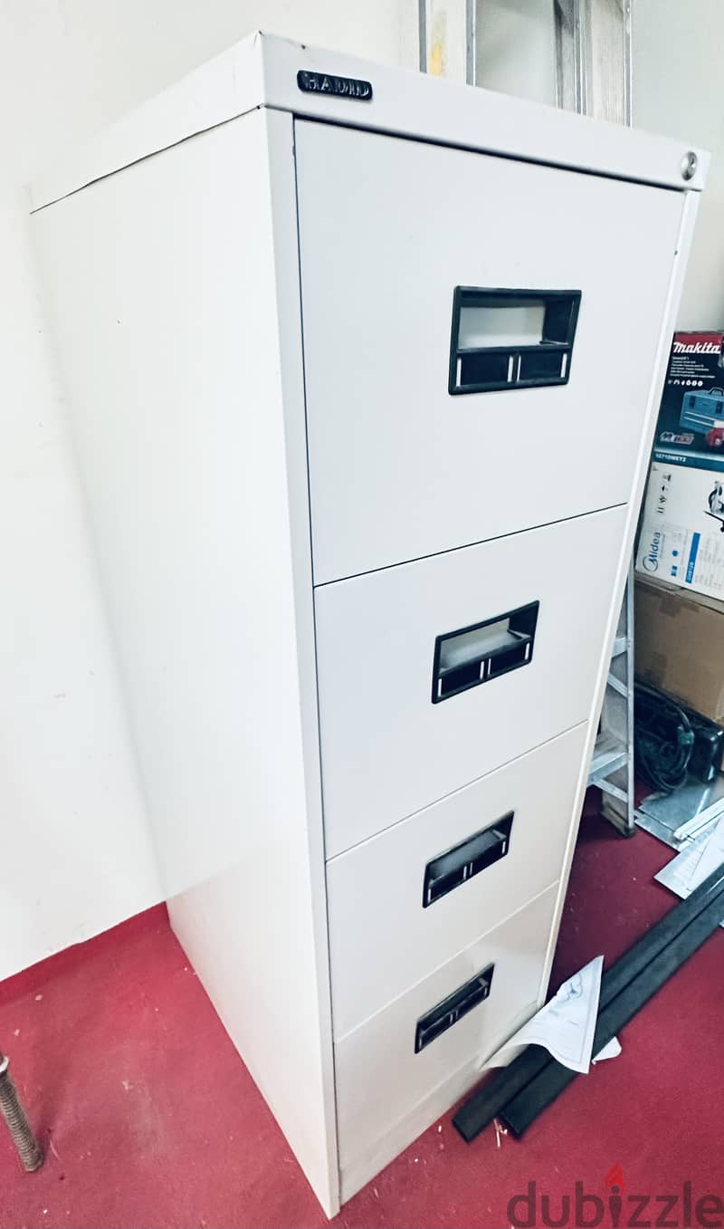 Steel drawer for sale in good condition 2