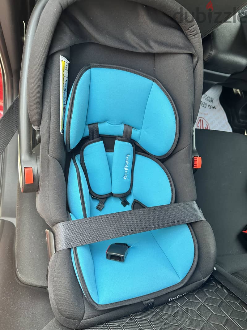 Brand new Bassinet and Baby car seat For sale 3