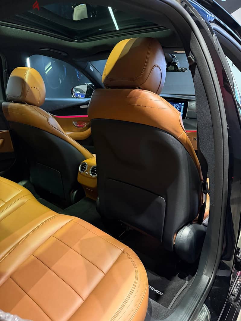 Mercedes-Benz E300 2022 5