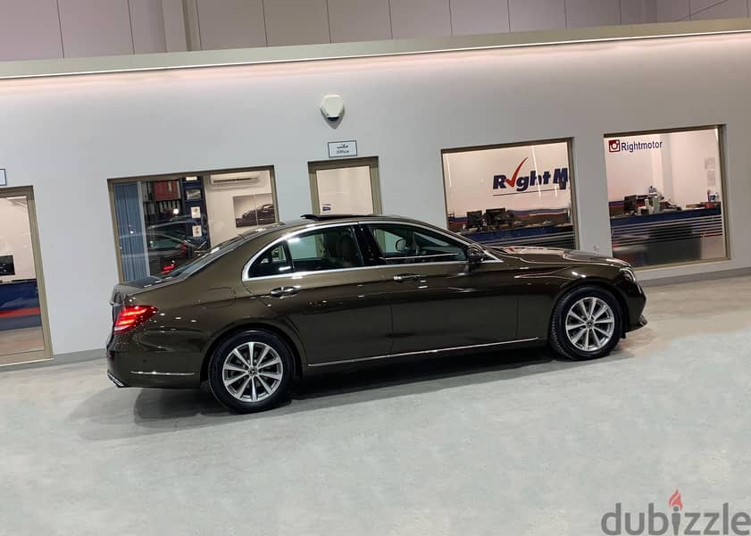 Mercedes-Benz E200 1