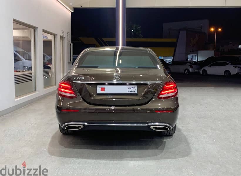 Mercedes-Benz E200 4
