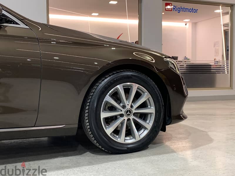 Mercedes-Benz E200 7